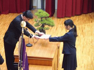 平成２８年度表彰状授与式・生徒会記念品贈呈式